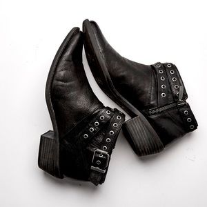 Adam Tucket Me Too Riley4 Ankle Boots